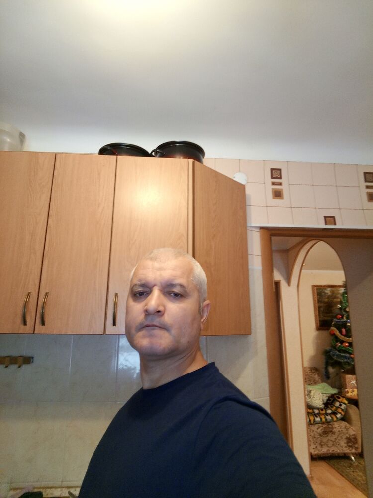  48604659  Ը, 49 ,    