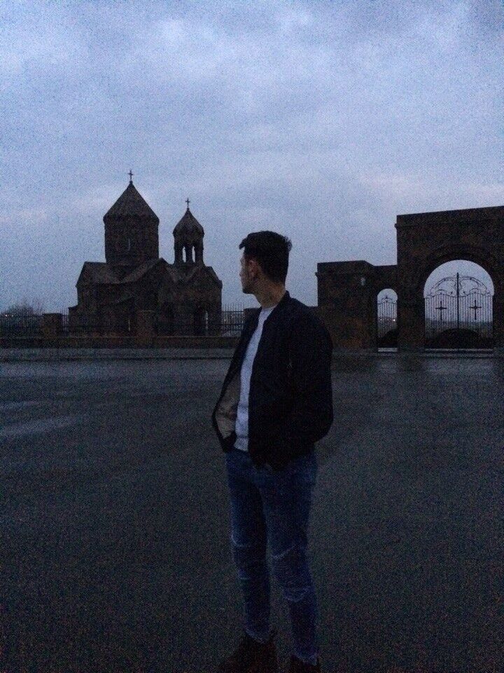  15469649  Sargis, 27 ,    