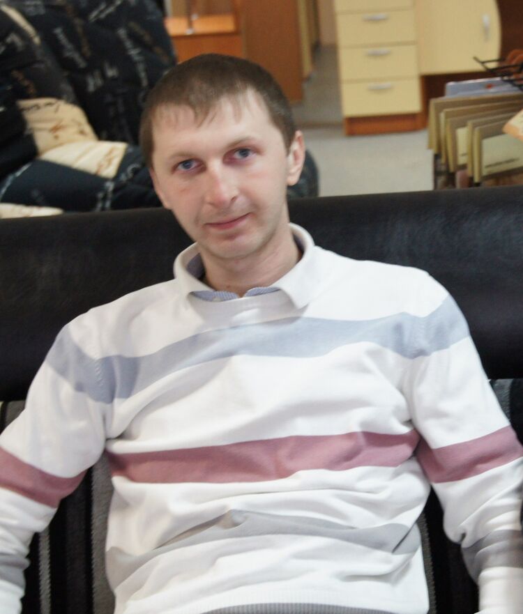  25907049  Anton, 41 ,    