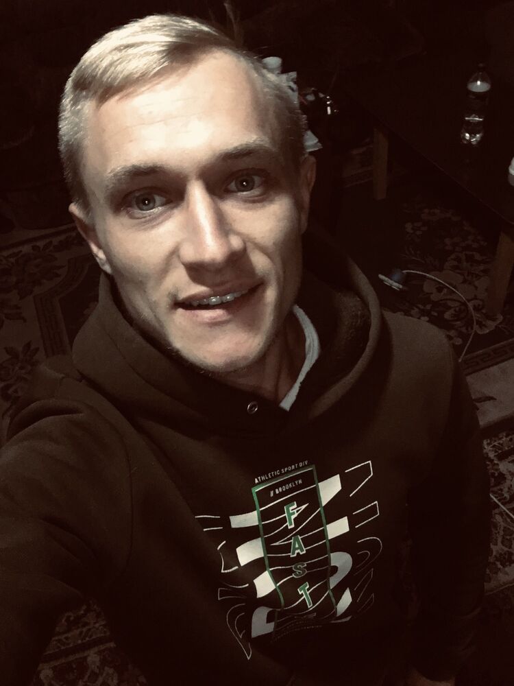  29806949  Ivan, 26 ,    