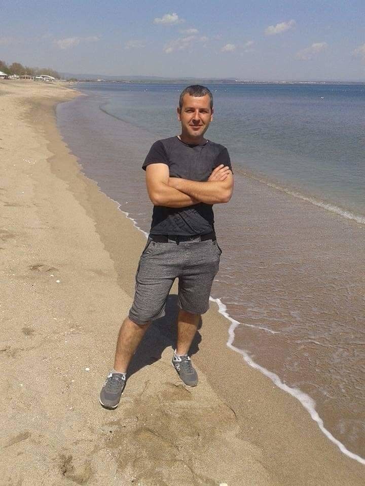  18265839  Nikolai, 42 ,    