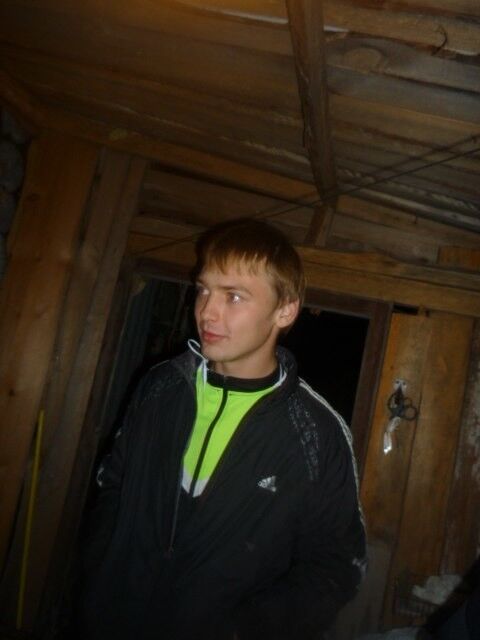  ,   Denis, 32 ,   
