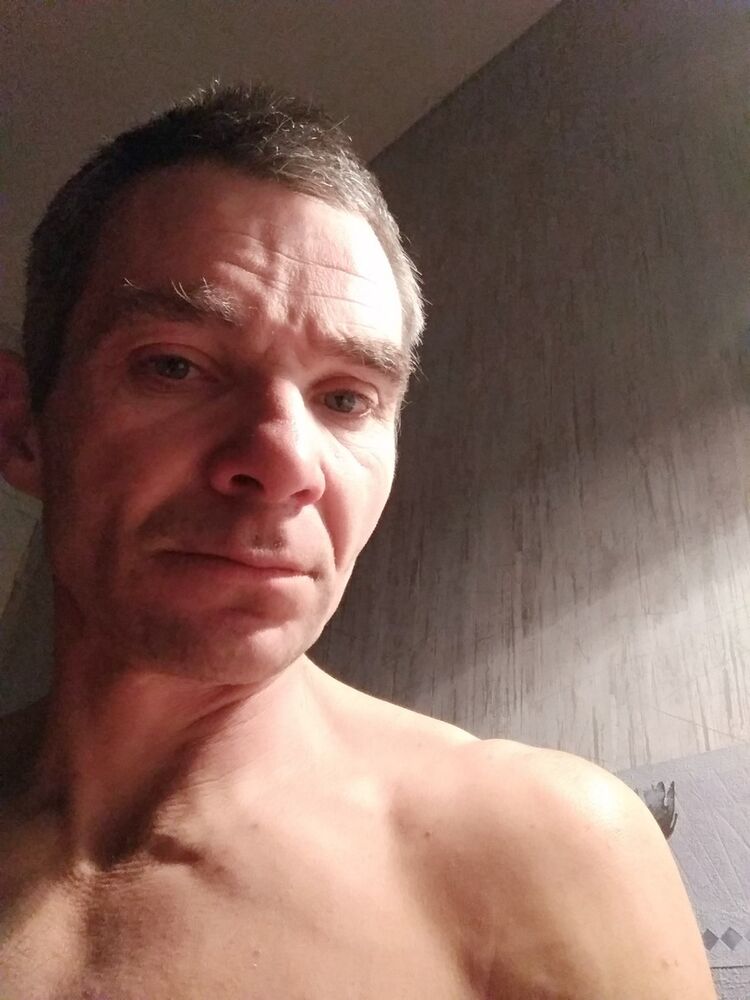  14850979  Robert, 48 ,    