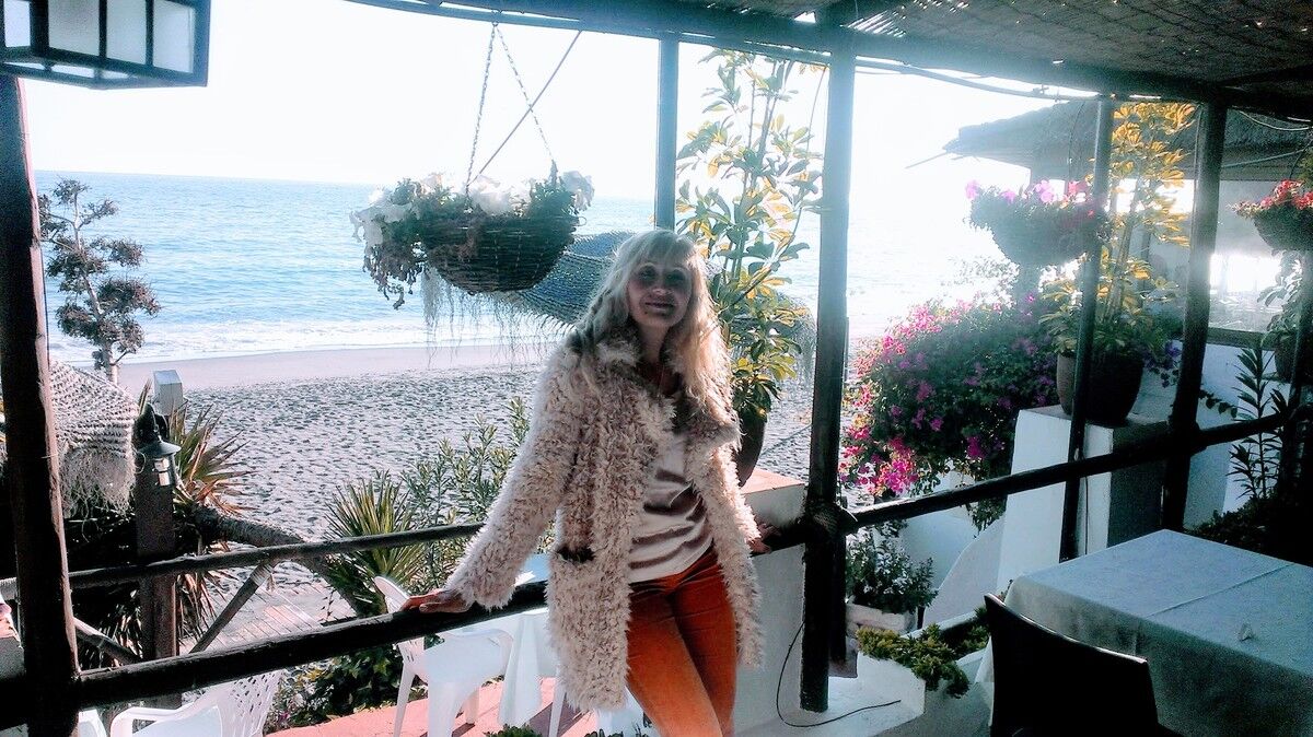  10765269  Viktoriia, 48 ,    Ronda