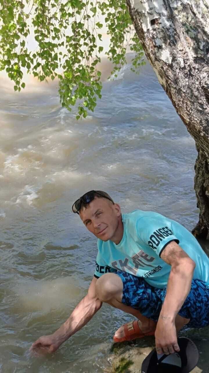  54351249  Aleksandr, 37 ,    