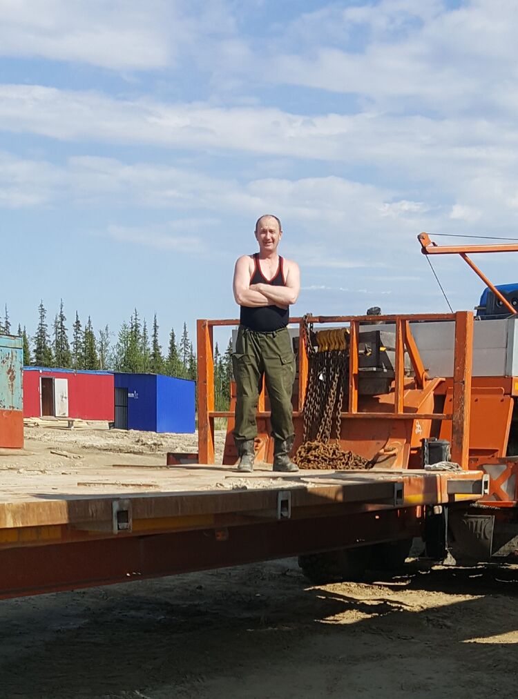  ,   Aleks, 49 ,   c 