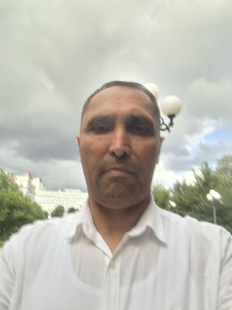  ,   Ruslan, 39 ,   ,   