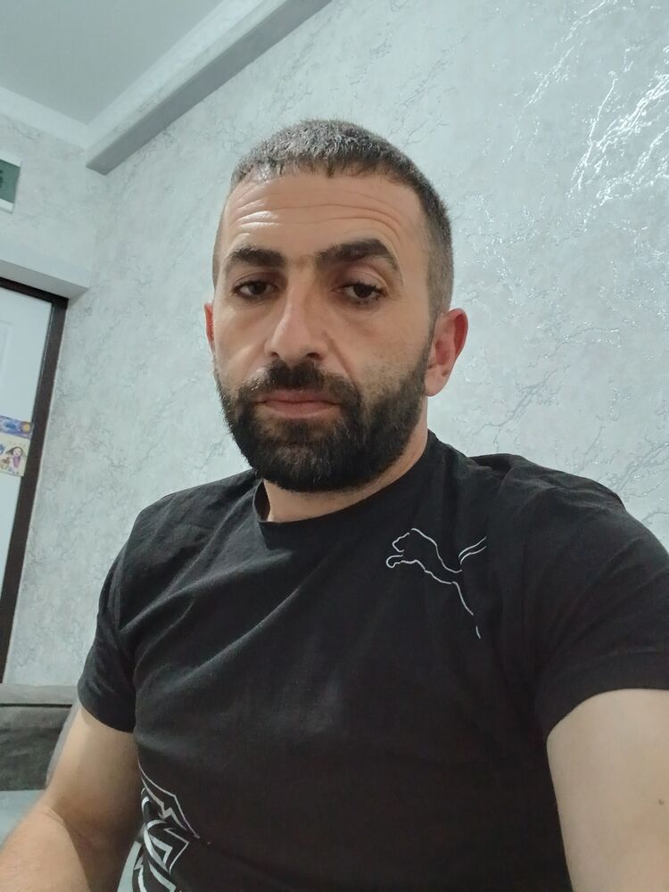  52124829  Ovik, 34 ,    