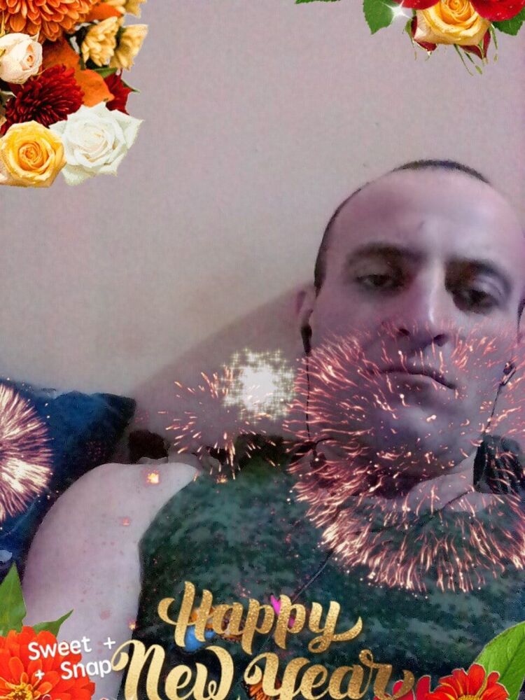  28733829  David, 39 ,    