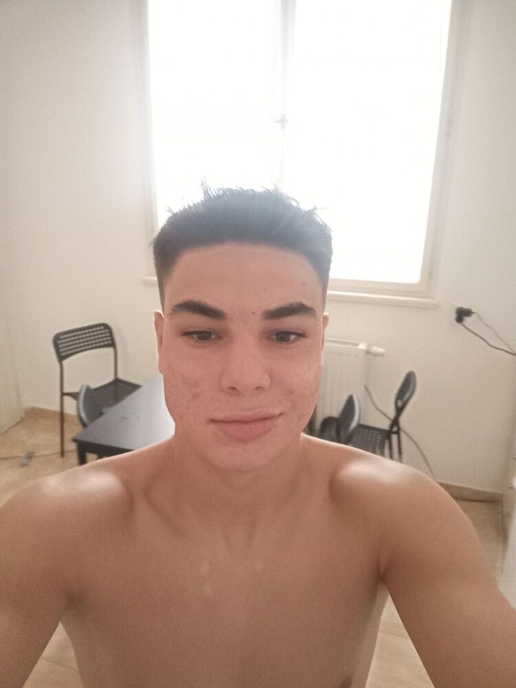  39514289  MAKSIM, 24 ,    Praha