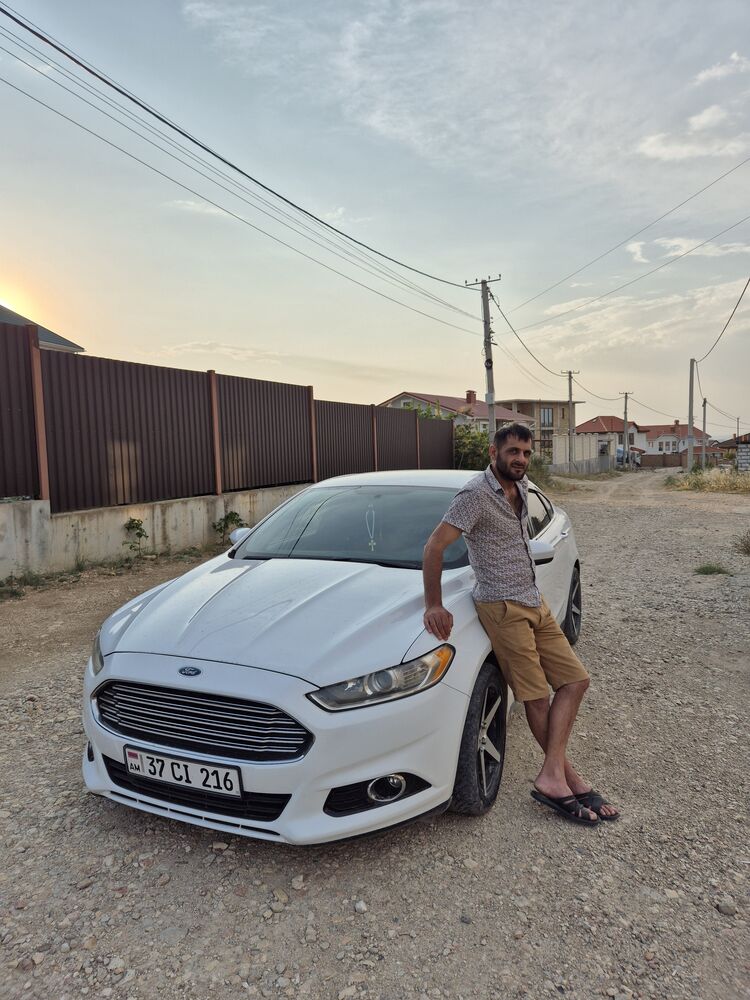 44764639  Gevorg, 39 ,    