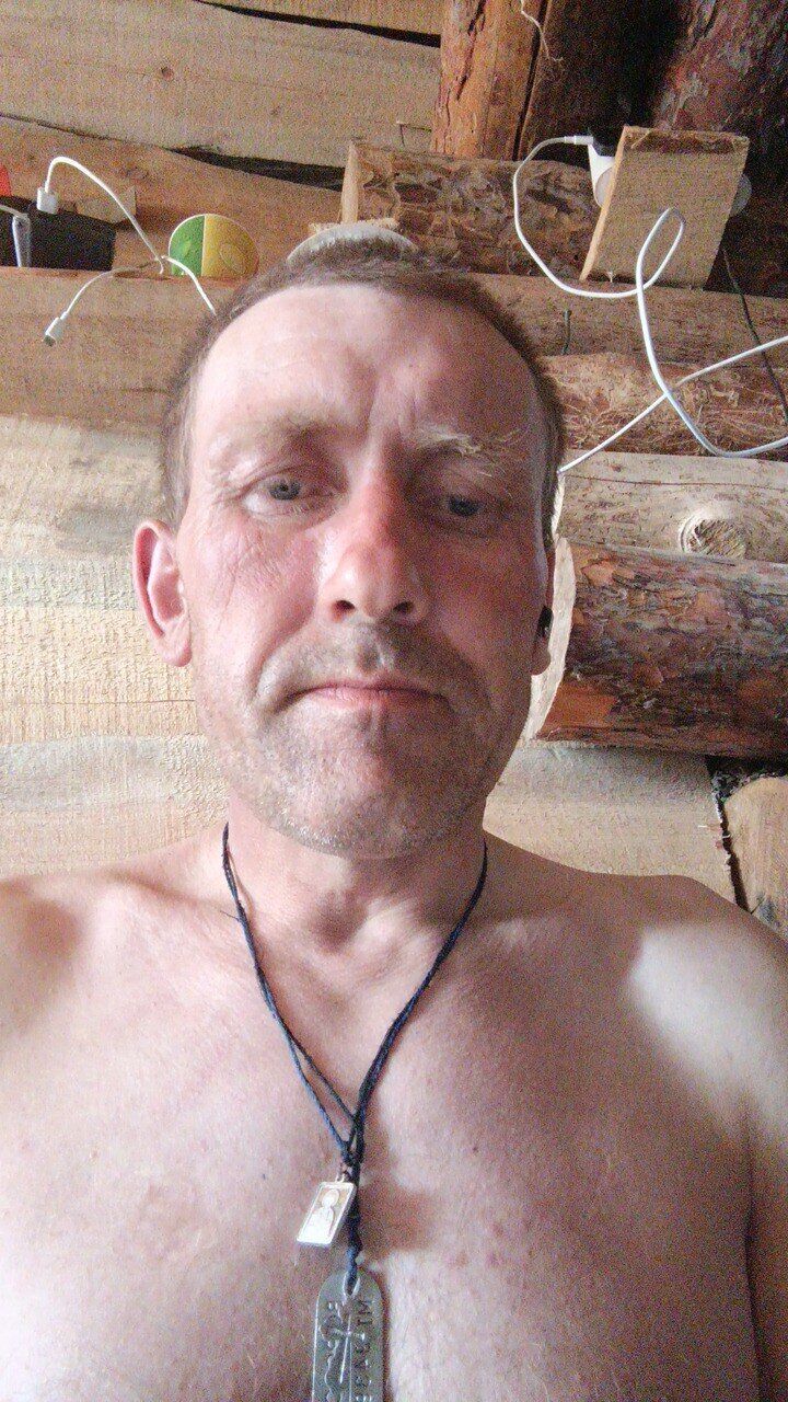  43698379  , 42 ,    
