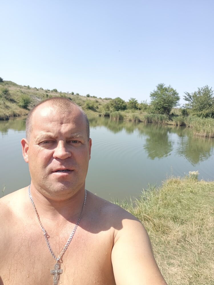  40749519  Viktor, 43 ,    
