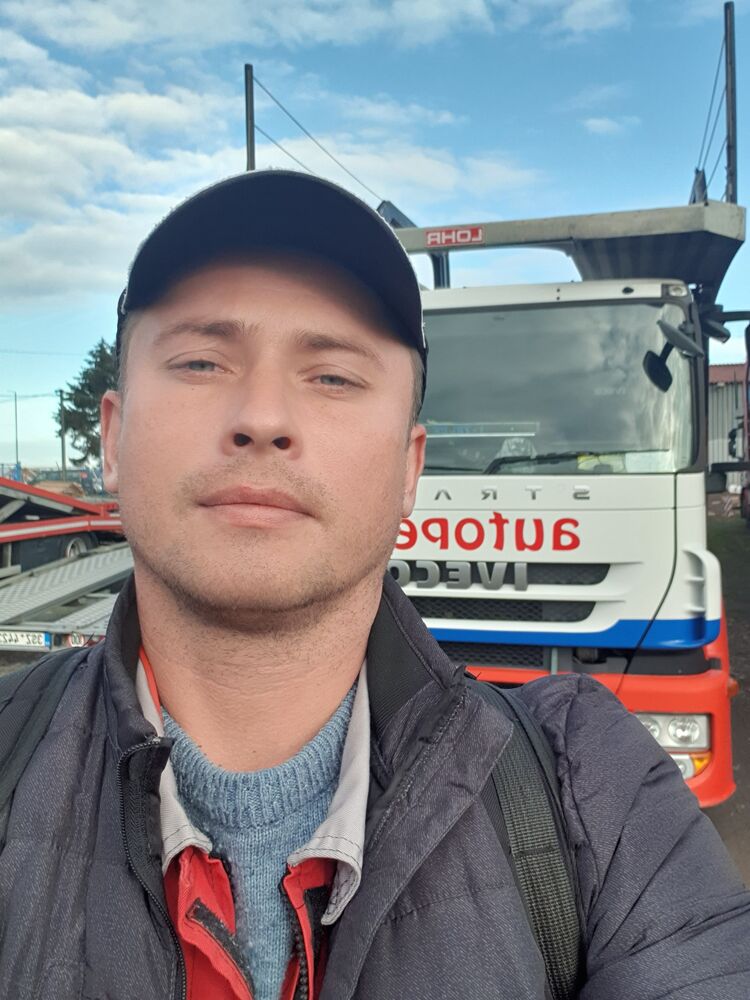  22711389  Andrey, 44 ,    Neratovice