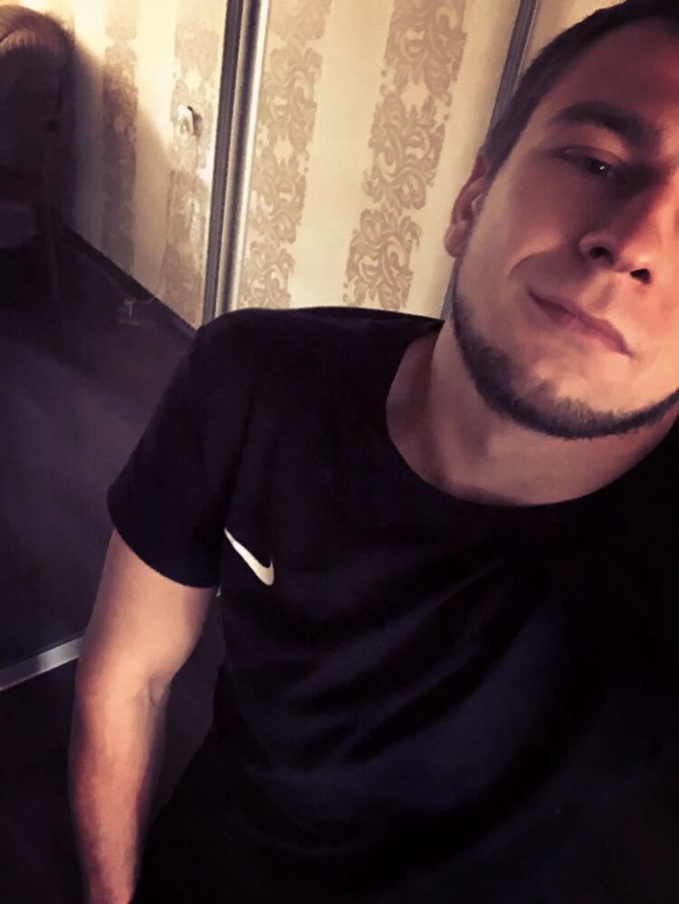  ,   ILYA, 25 ,   ,   , c , 