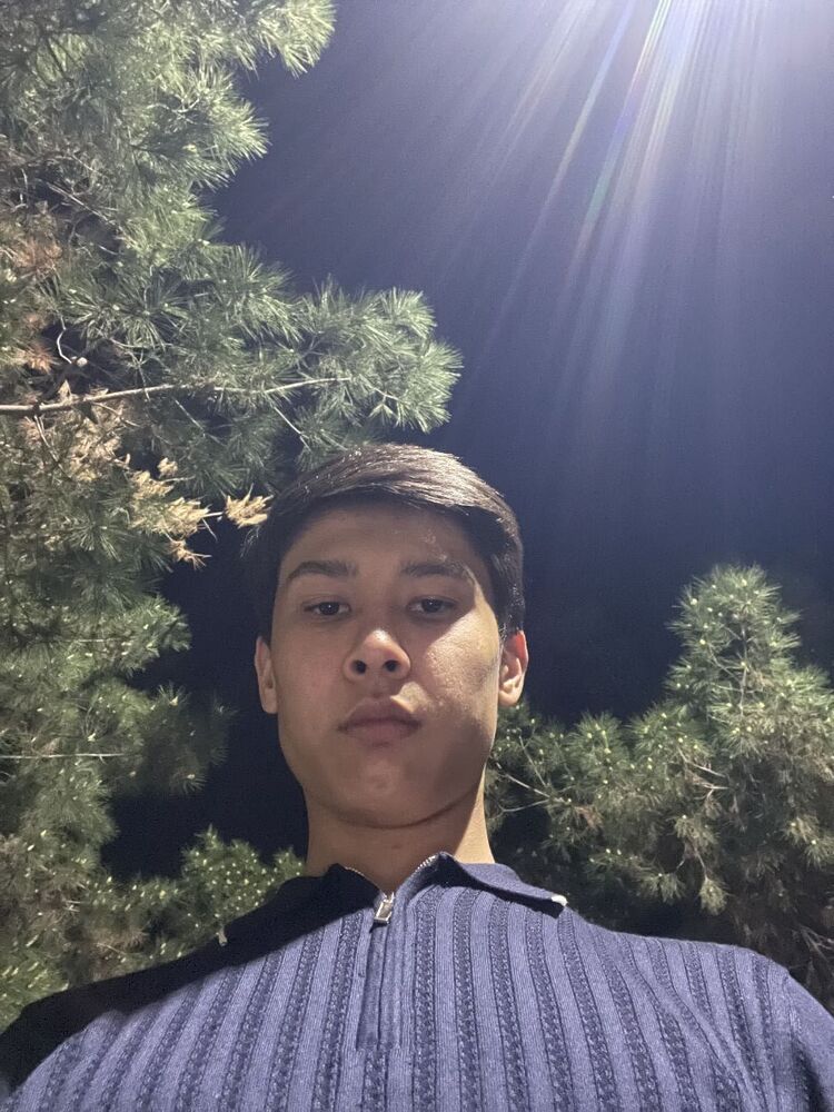  54060669  Abrorbek, 20 ,    