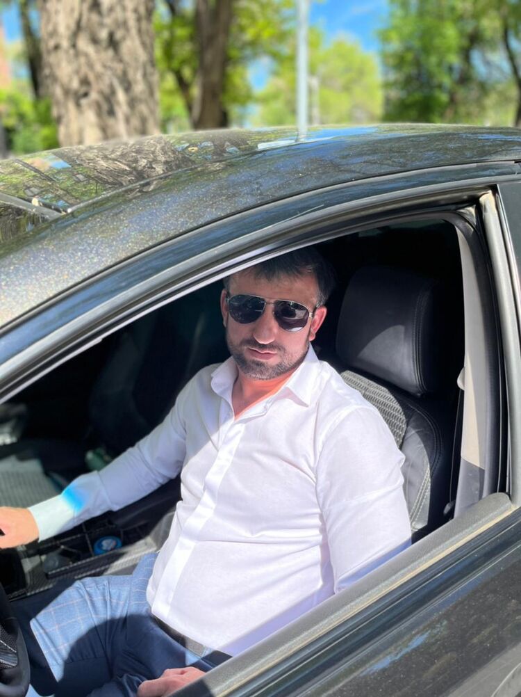  30897999  Sergey, 37 ,    