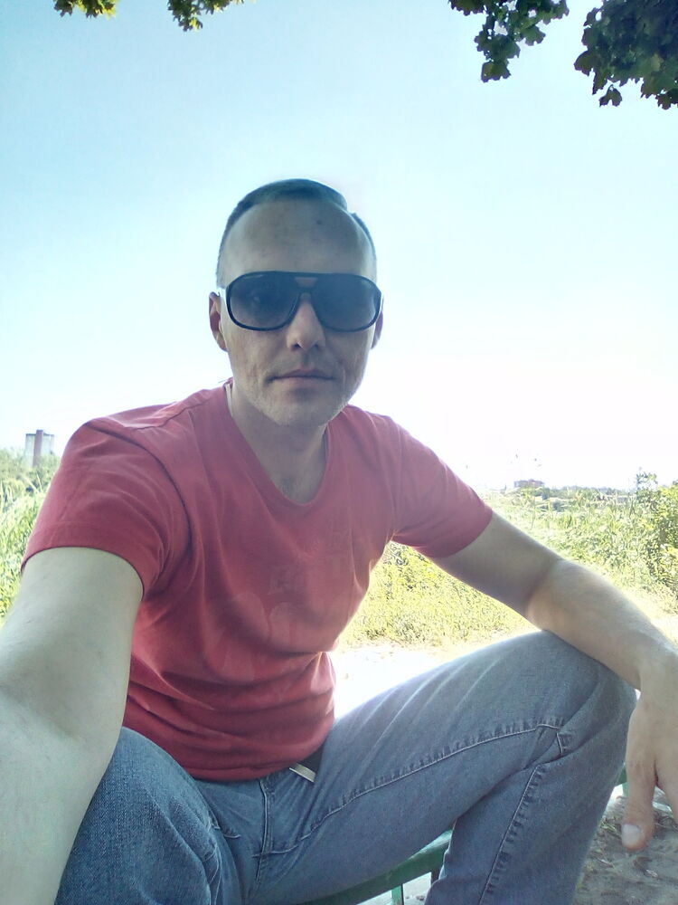  ,   Dolphin, 27 ,  