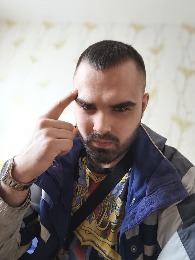  50930399  Denis, 23 ,    