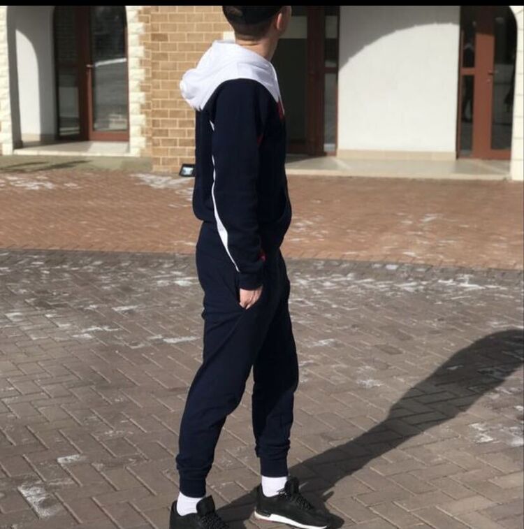  29789869  , 34 ,    