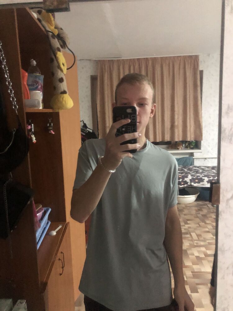  42403449  , 20 ,    