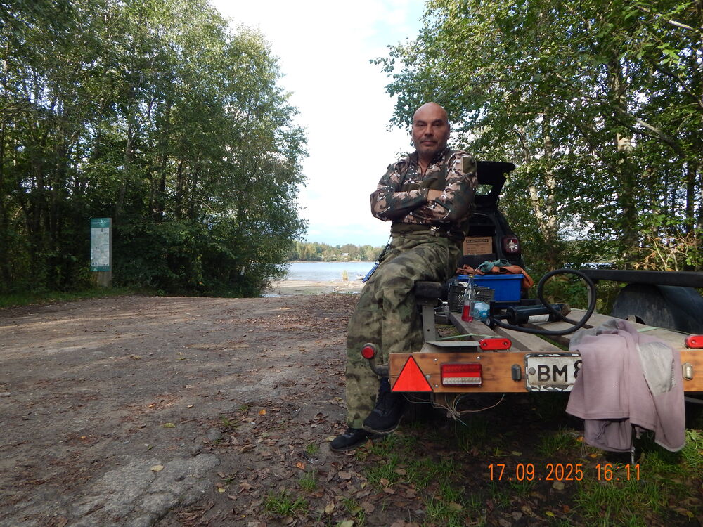  54546559  Andrey, 52 ,    -