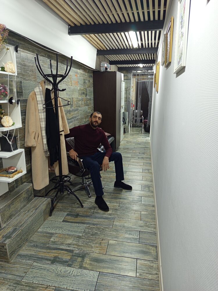 ,   Malik, 32 ,   ,   