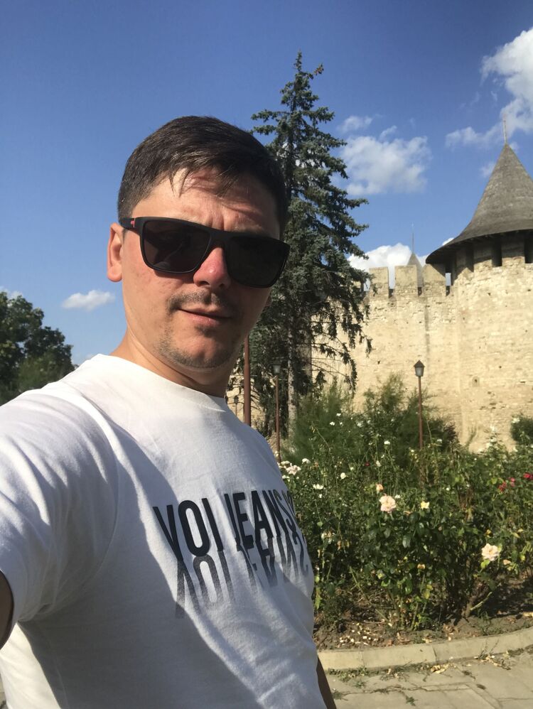  ,   Mihail, 43 ,   ,   
