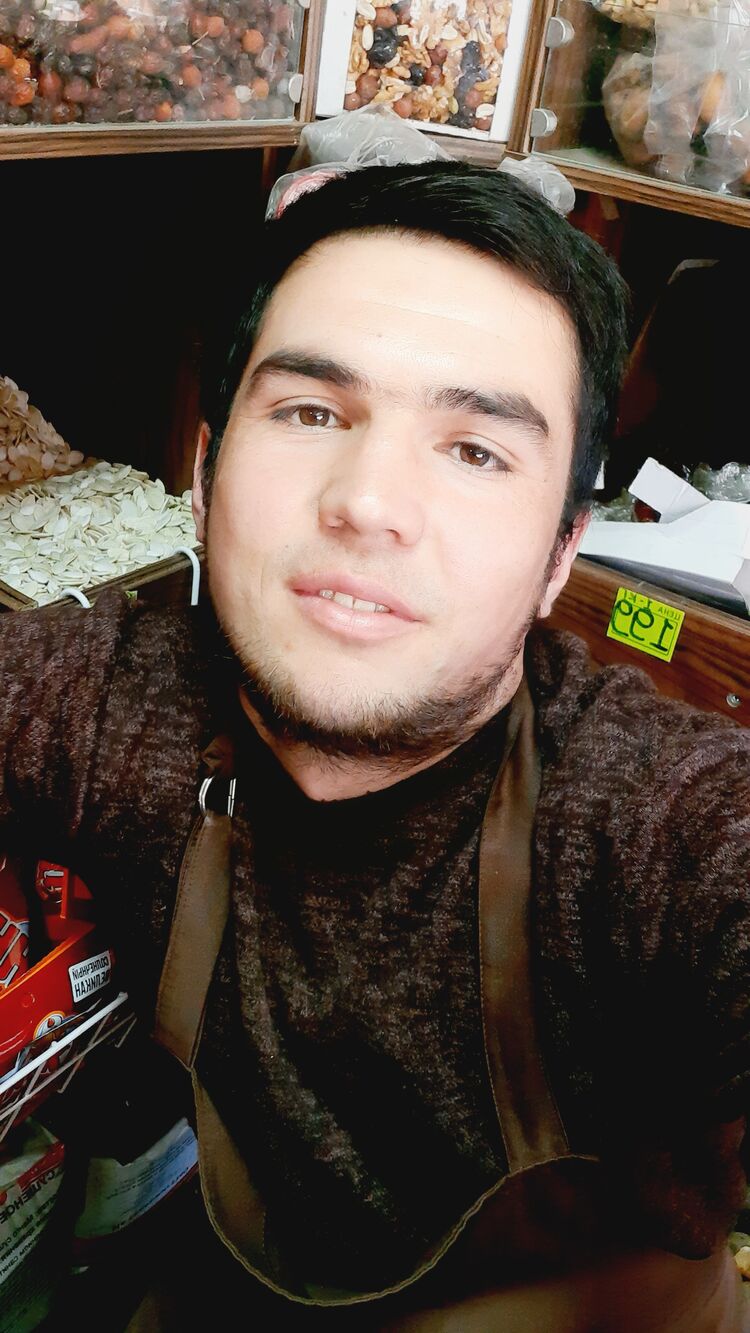  ,   Bek, 28 ,   ,   