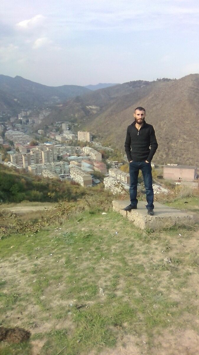  12388159  Gev, 33 ,    