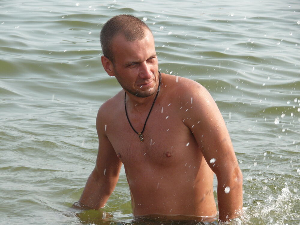  7701699  , 42 ,    