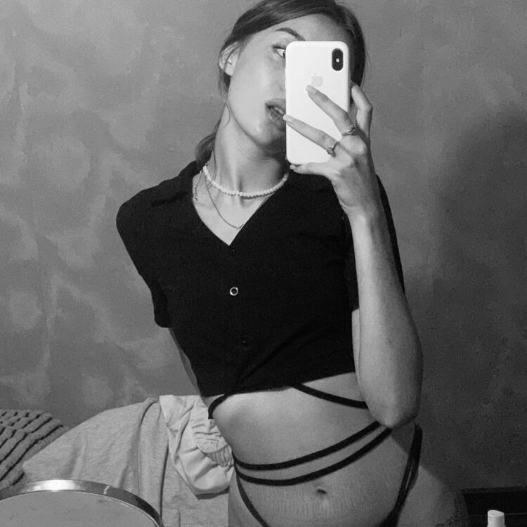  ,   Kira, 22 ,   ,   
