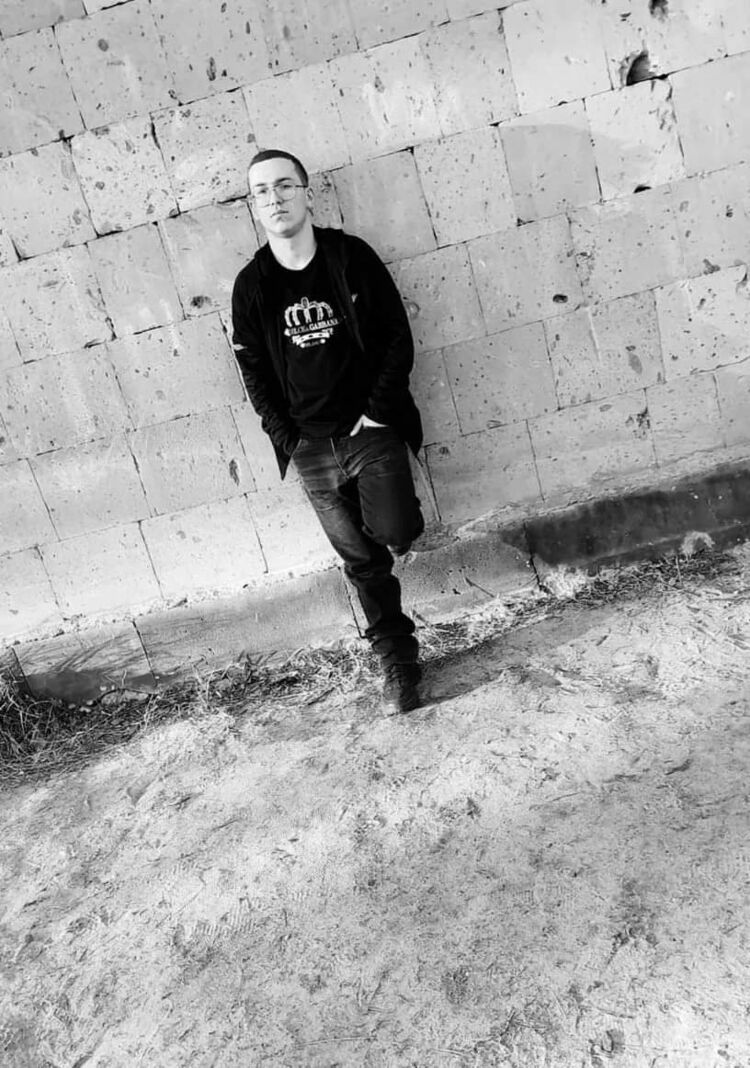  41501639  Nikolay, 20 ,    