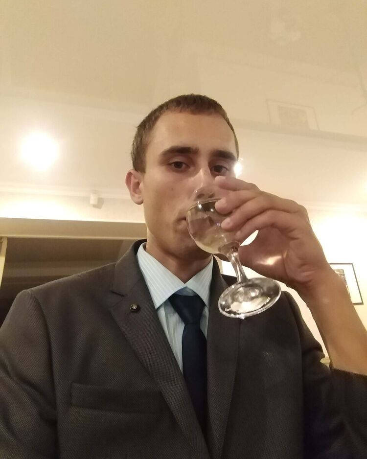  21928299  Vadim, 30 ,    