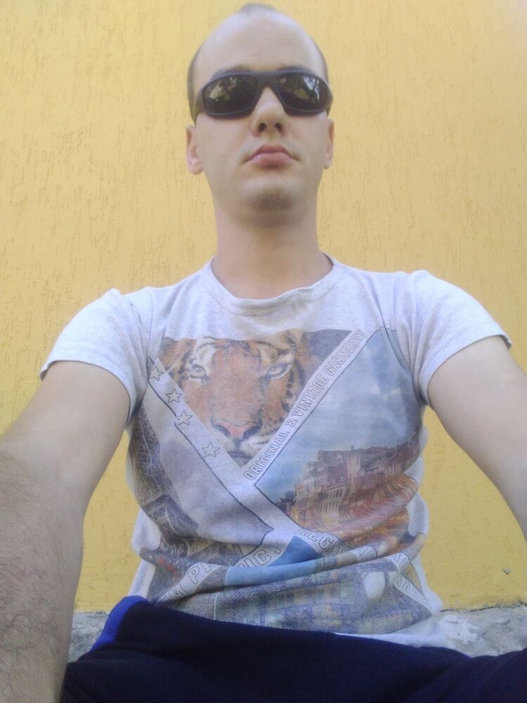  ,   Vladislav, 32 ,   ,   , c 
