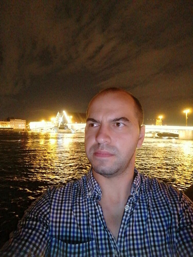  31728359  Viktor, 35 ,    