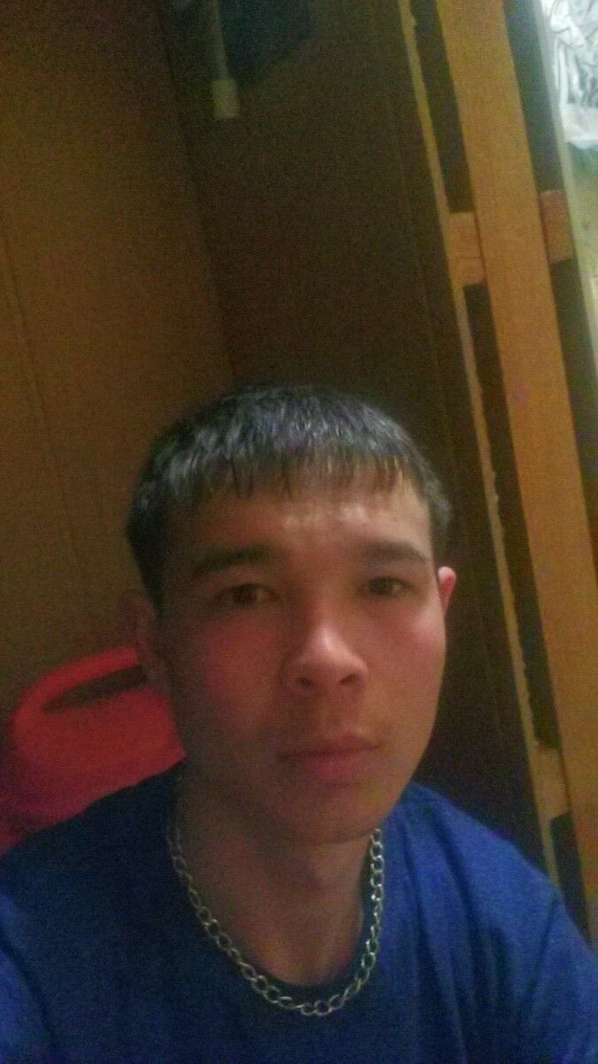  12076889  Azamat, 29 ,    