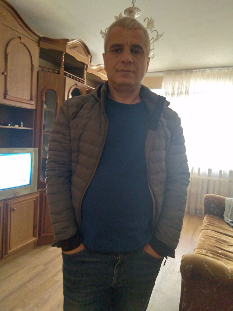  --,   Mamuka, 43 ,   ,   
