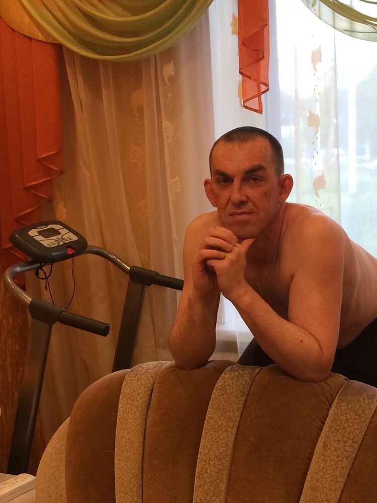  10082919  Aleks, 45 ,    
