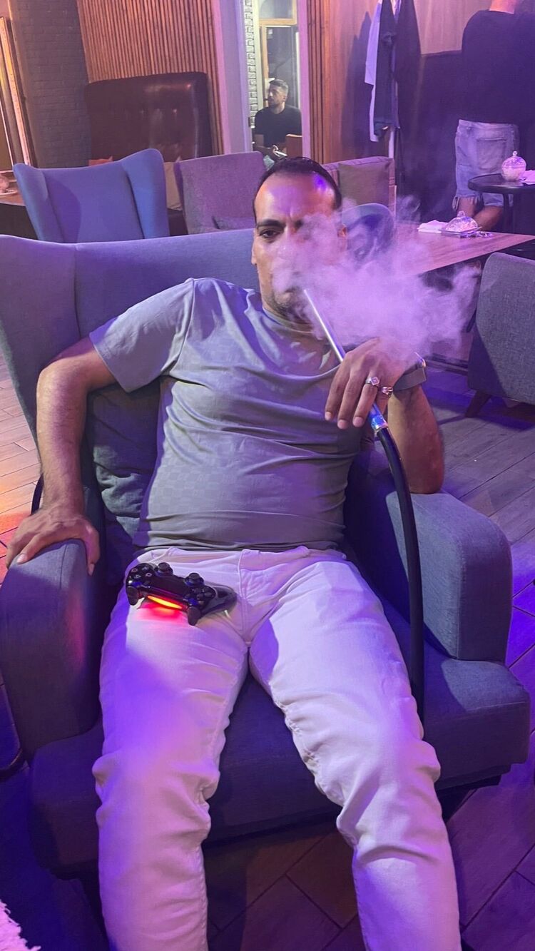  52912199  , 37 ,    