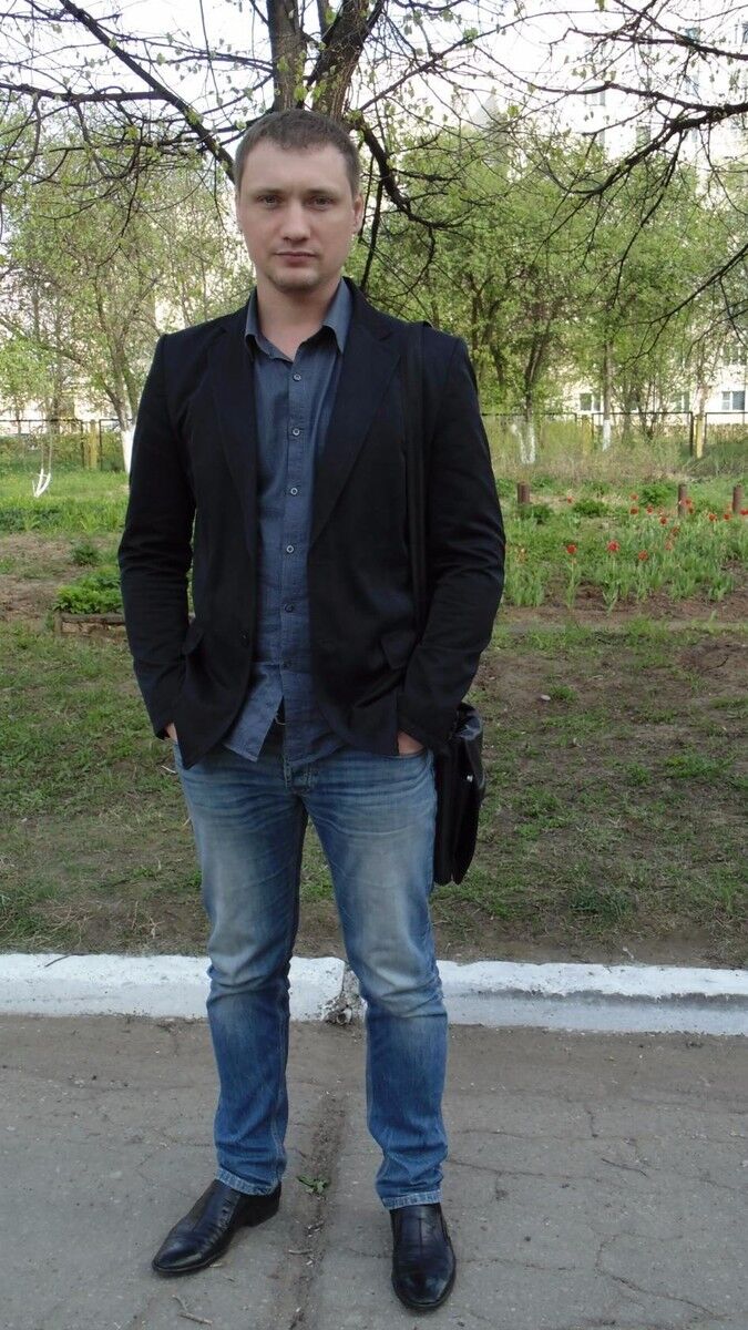  ,   Bek, 46 ,  