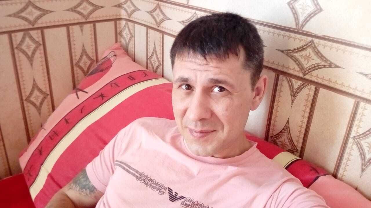  37069269  , 42 ,    