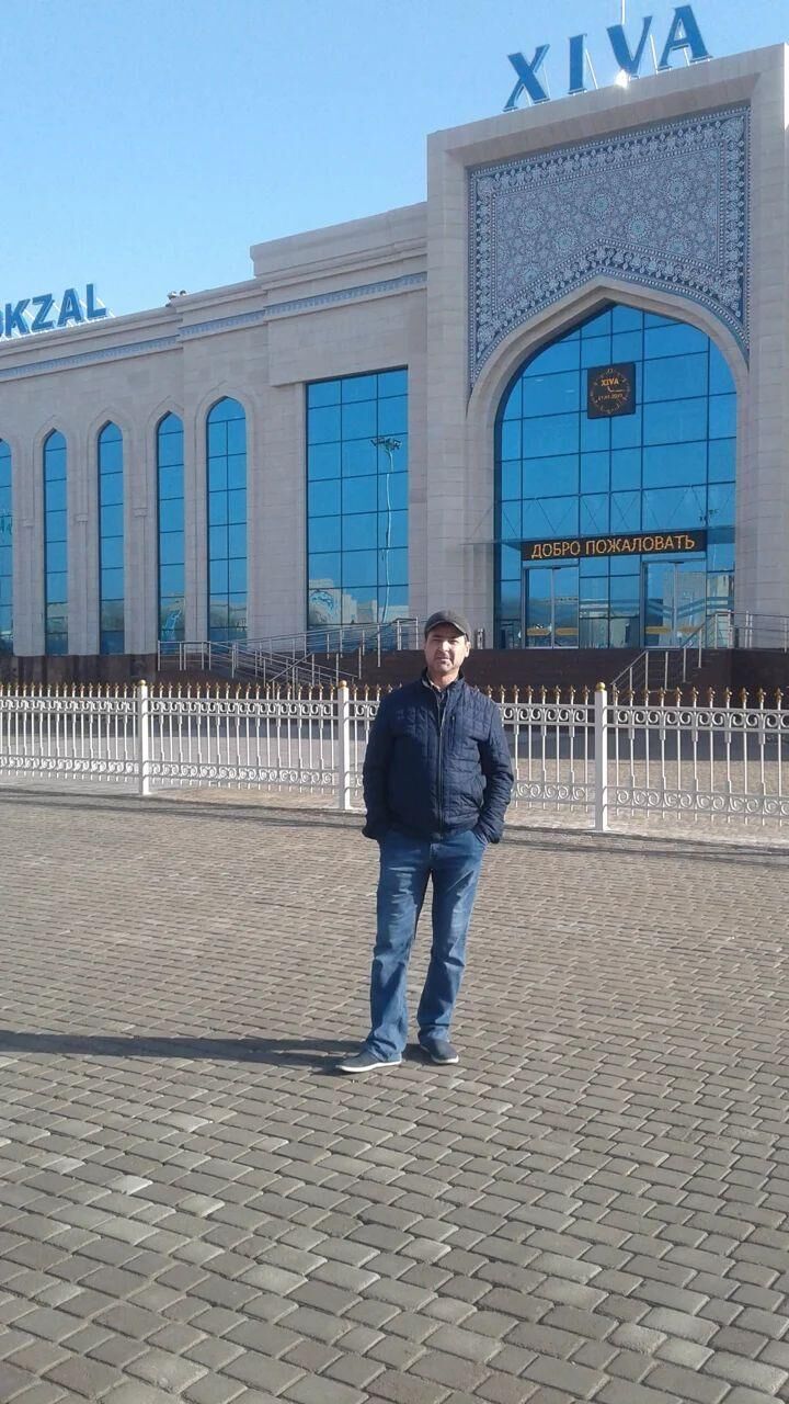  41256819  Azik, 48 ,    
