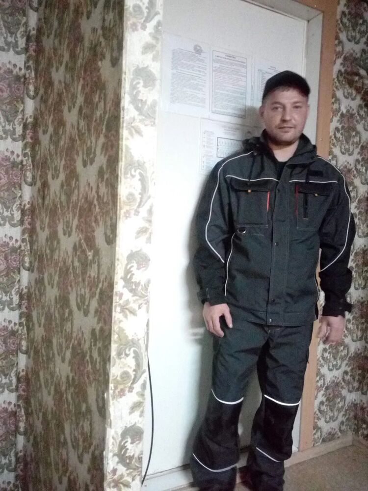  ,   Denis, 42 ,   ,   