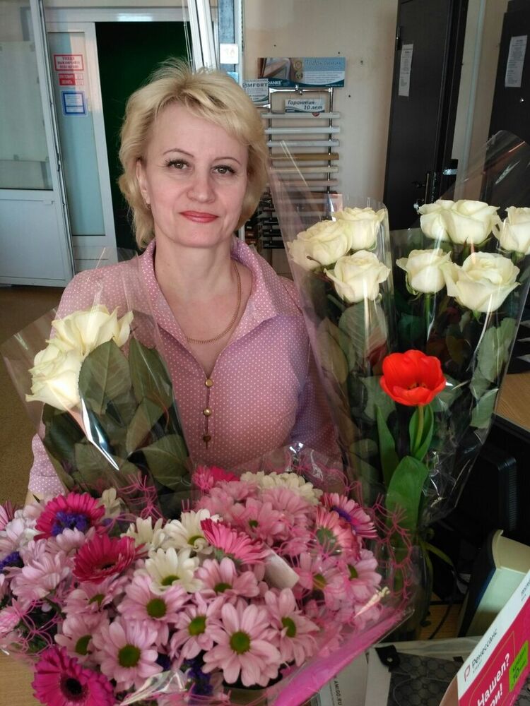  ,   Elena, 54 ,  