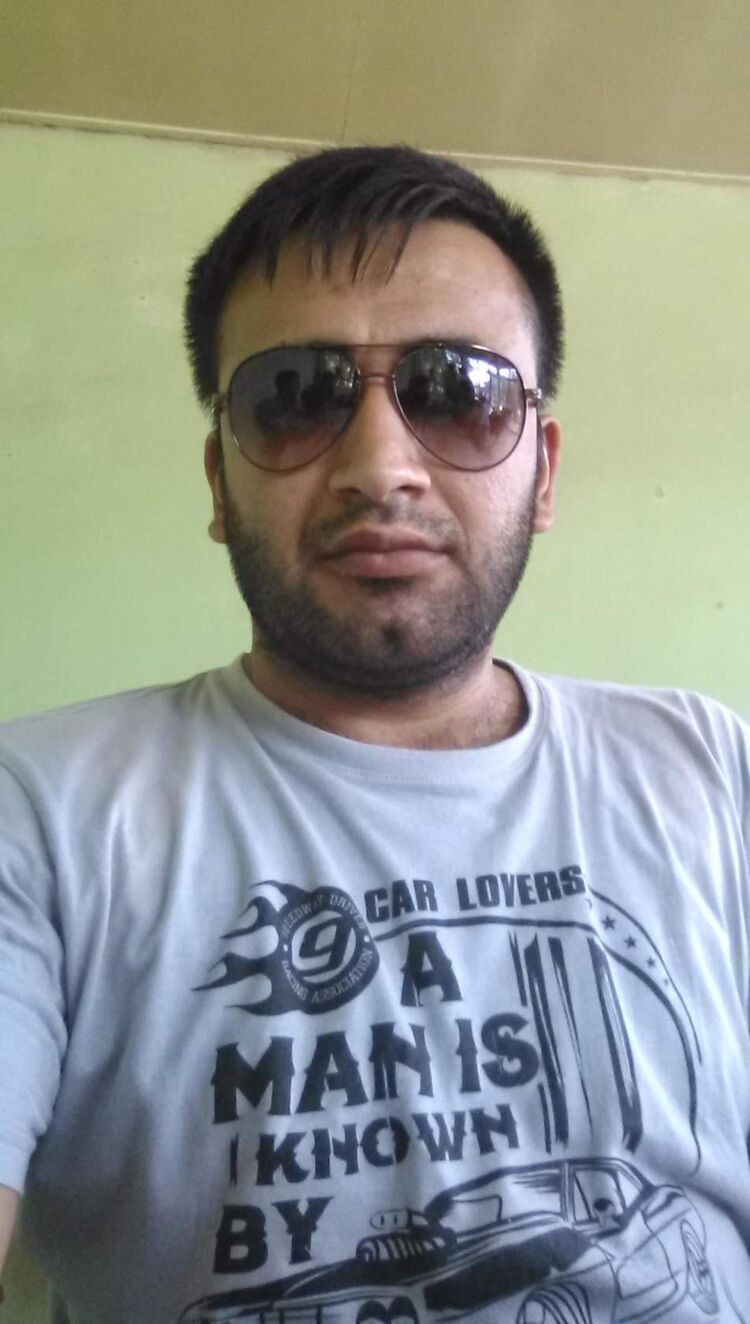  39392949  Akmal, 34 ,    Praha
