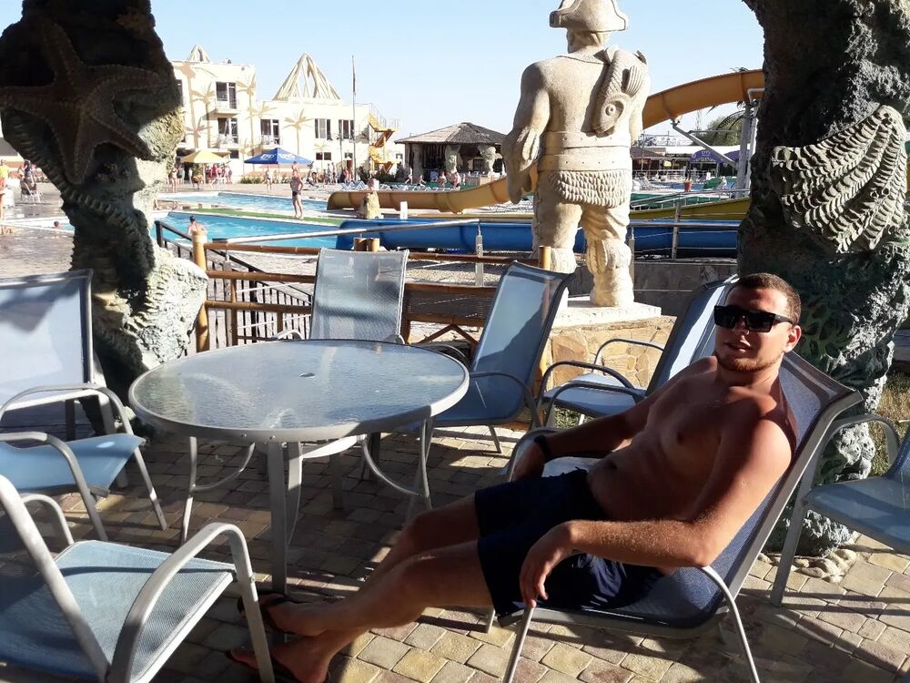  ,   Esmik, 31 ,   ,   