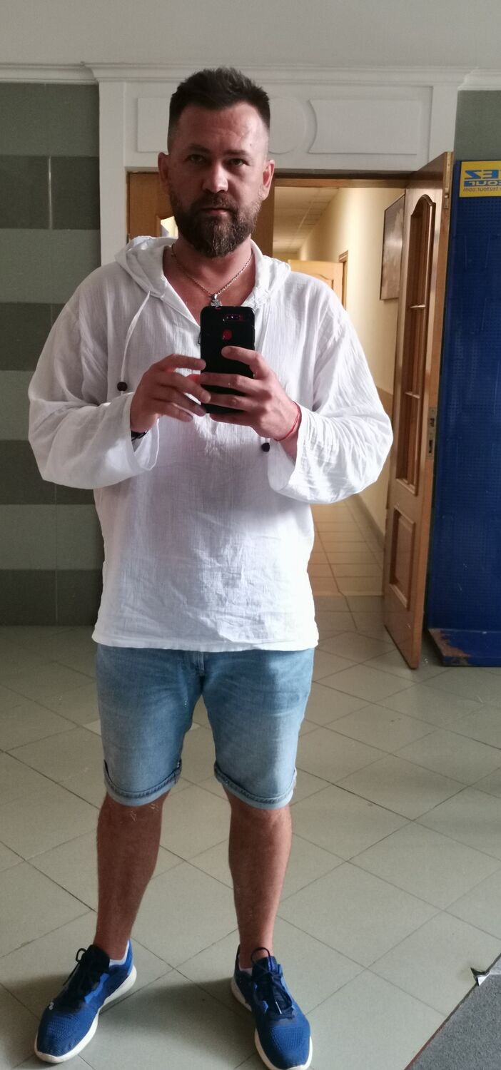  28403189  , 37 ,    