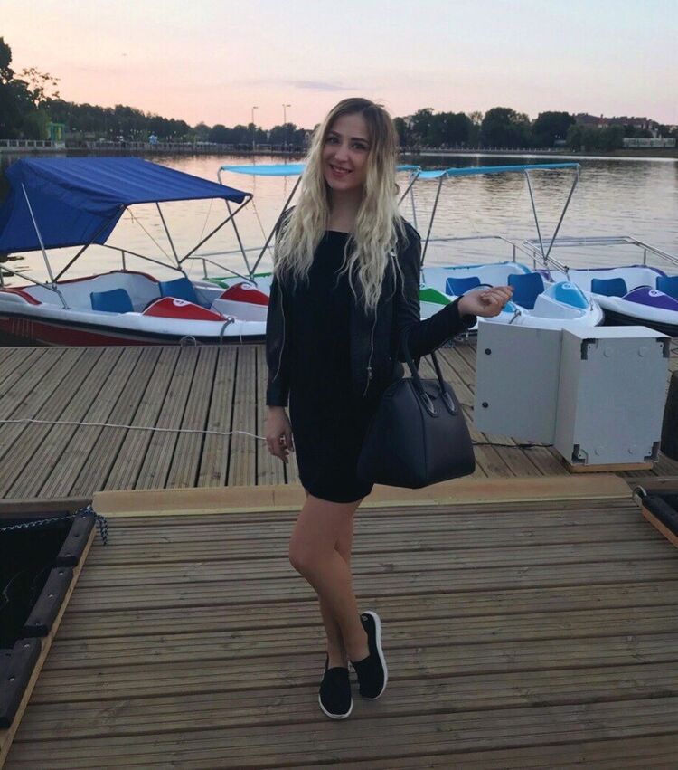  13958809  , 32 ,    -