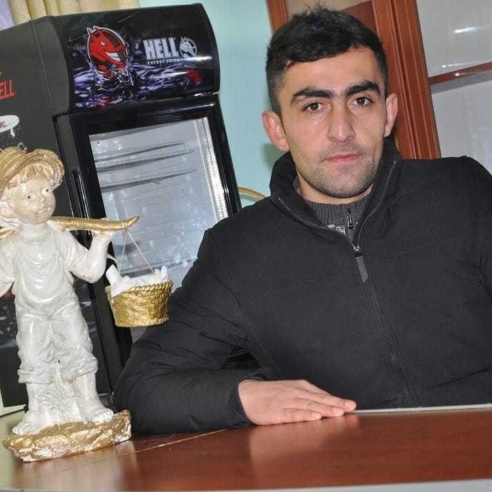  11307269  Ramin, 38 ,    